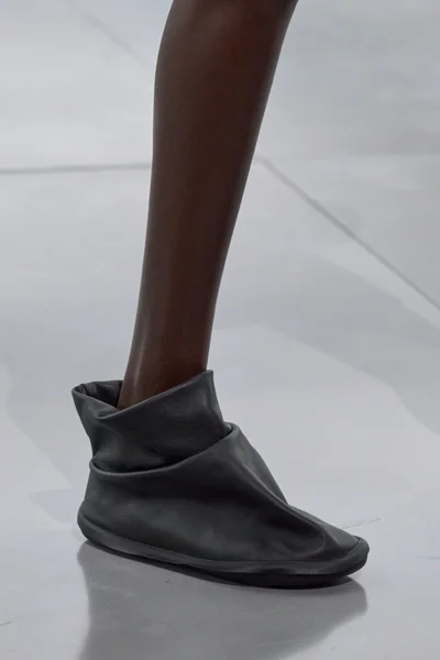 Look 19